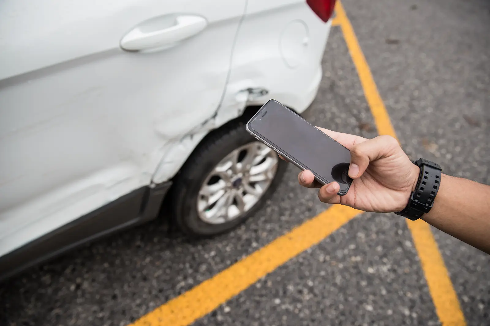 calling for insurance help after an accident